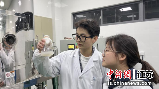 十大体育平台科研团队发掘滨海白首乌新价值 十大体育平台科研团队发掘滨海白首乌新价值